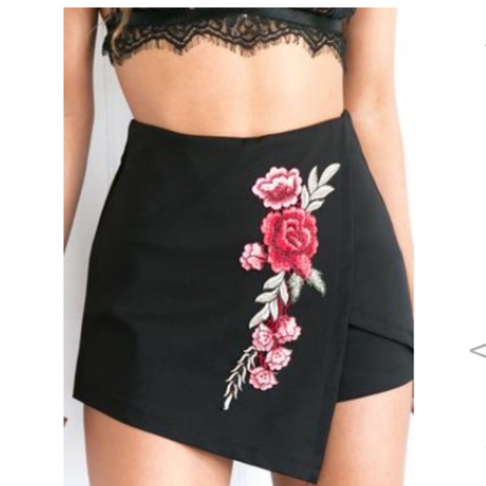 (SOLD) MURA BOUTIQUE SKORT NWOT